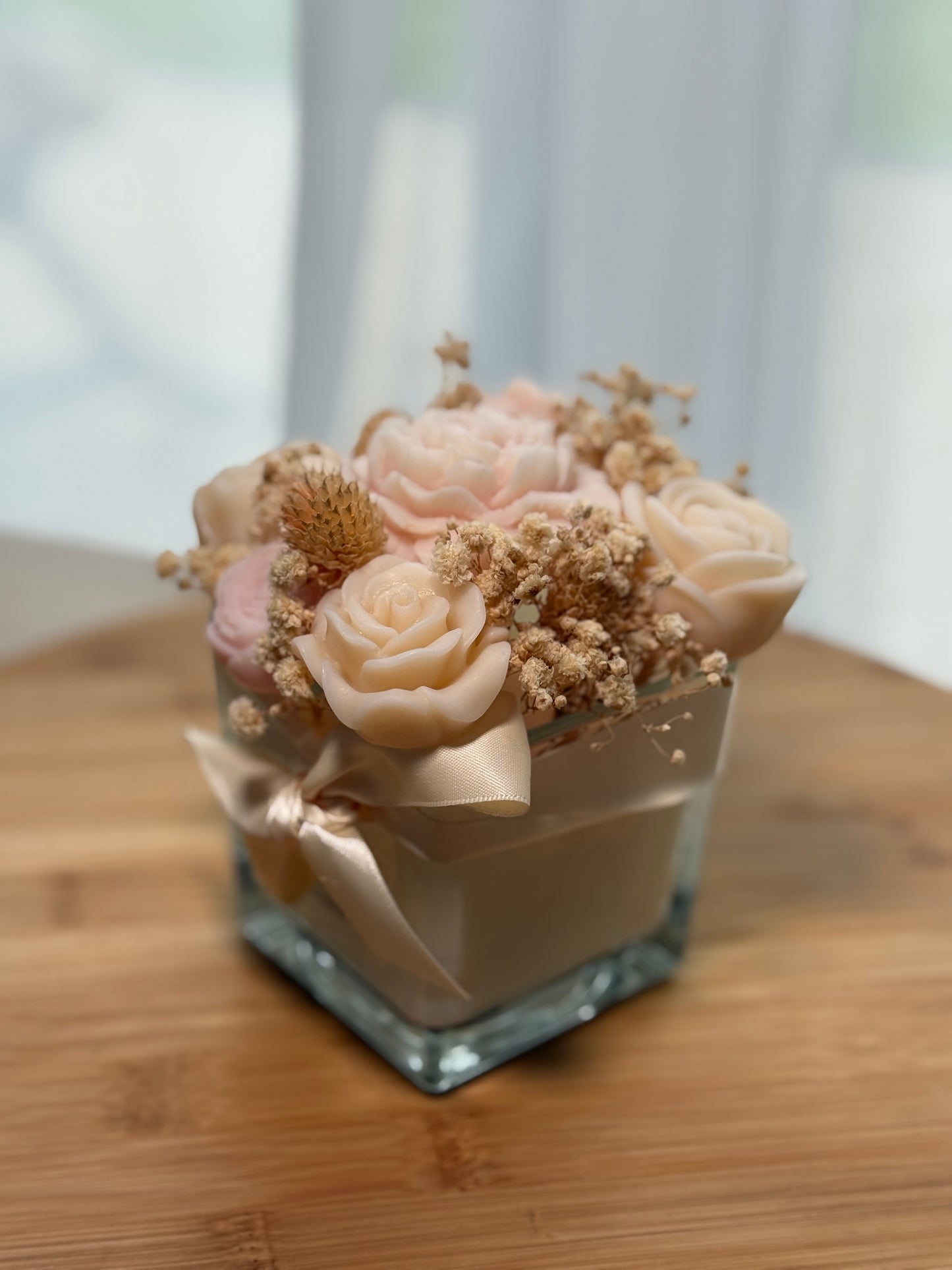 Bougie 2 en 1 – Pivoine | 280 g | Cire de soja & fondants parfumés | Modèle unique fait main