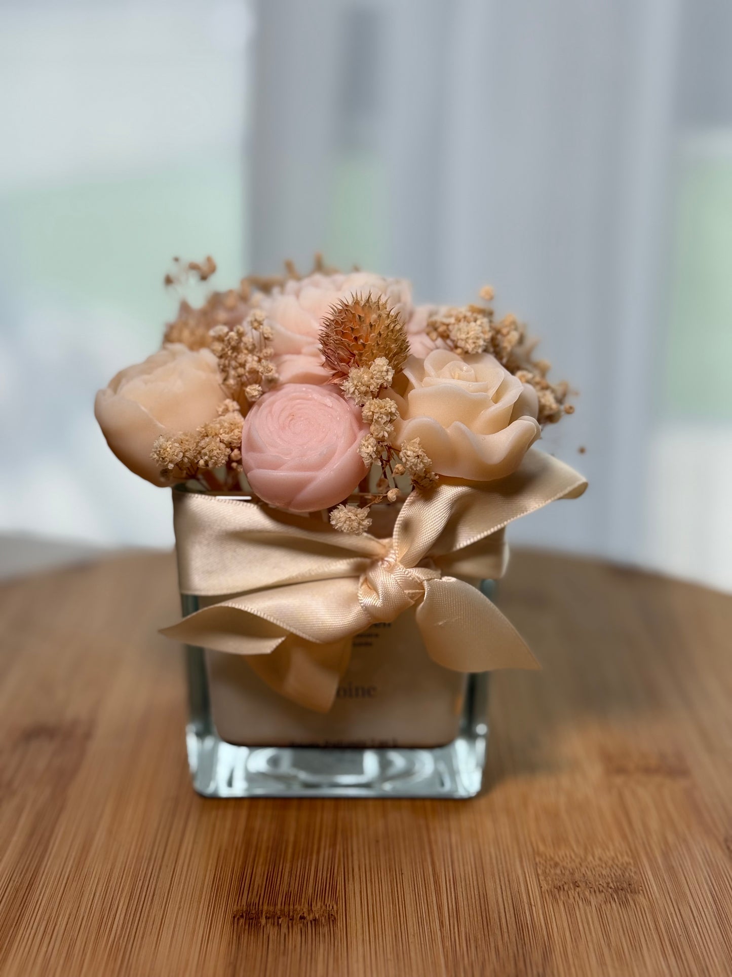Bougie 2 en 1 – Pivoine | 280 g | Cire de soja & fondants parfumés | Modèle unique fait main