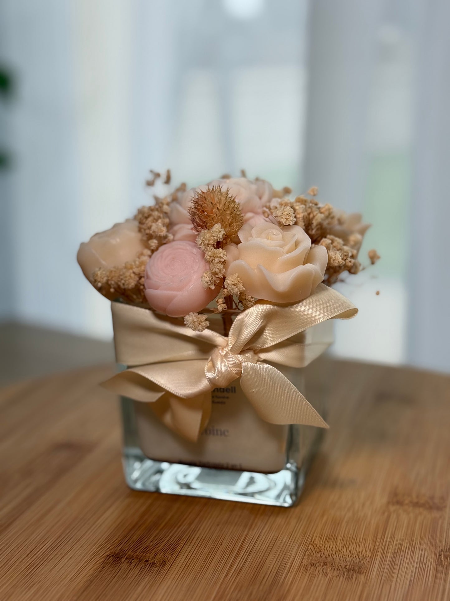 Bougie 2 en 1 – Pivoine | 280 g | Cire de soja & fondants parfumés | Modèle unique fait main