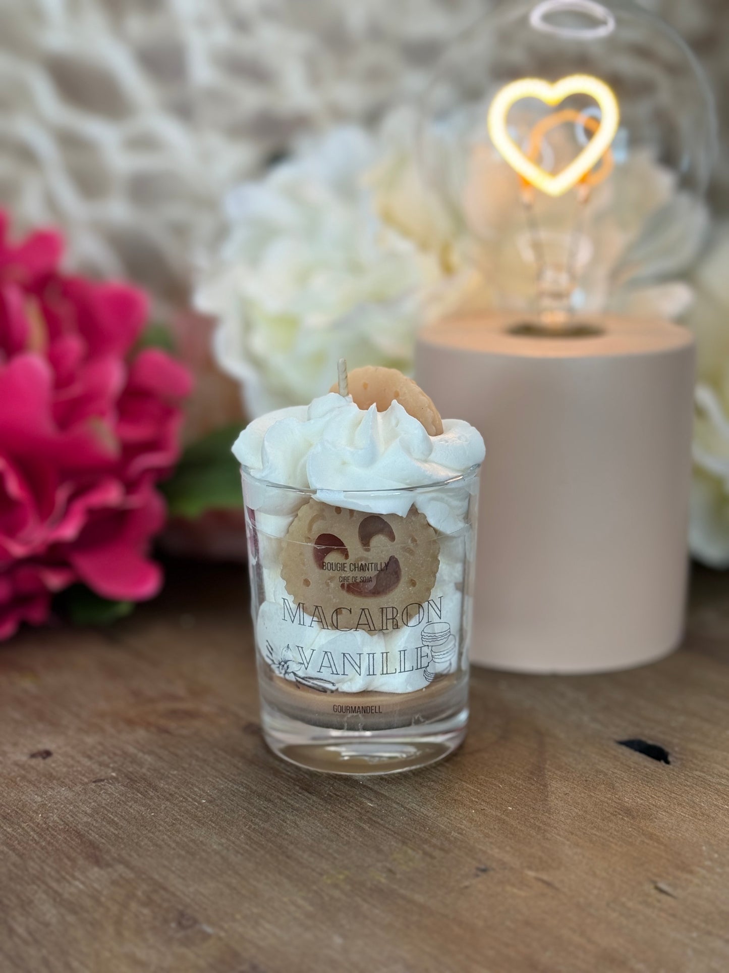 Bougie Macaron Vanille – Une gourmandise parfumée pour votre intérieur