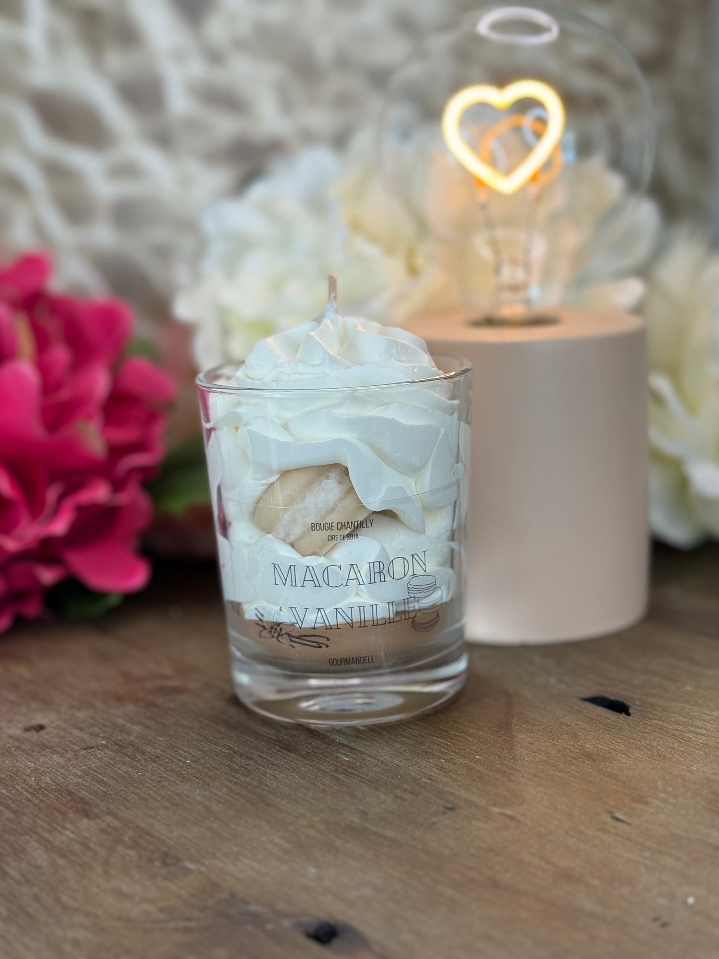 Bougie Macaron Vanille – Une gourmandise parfumée pour votre intérieur