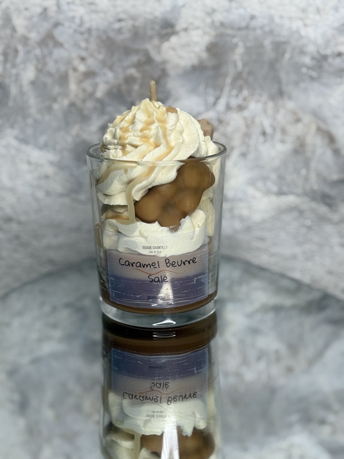 Bougie Parfumée Caramel Beurre Salé – Une Explosion Gourmande pour Votre Intérieur