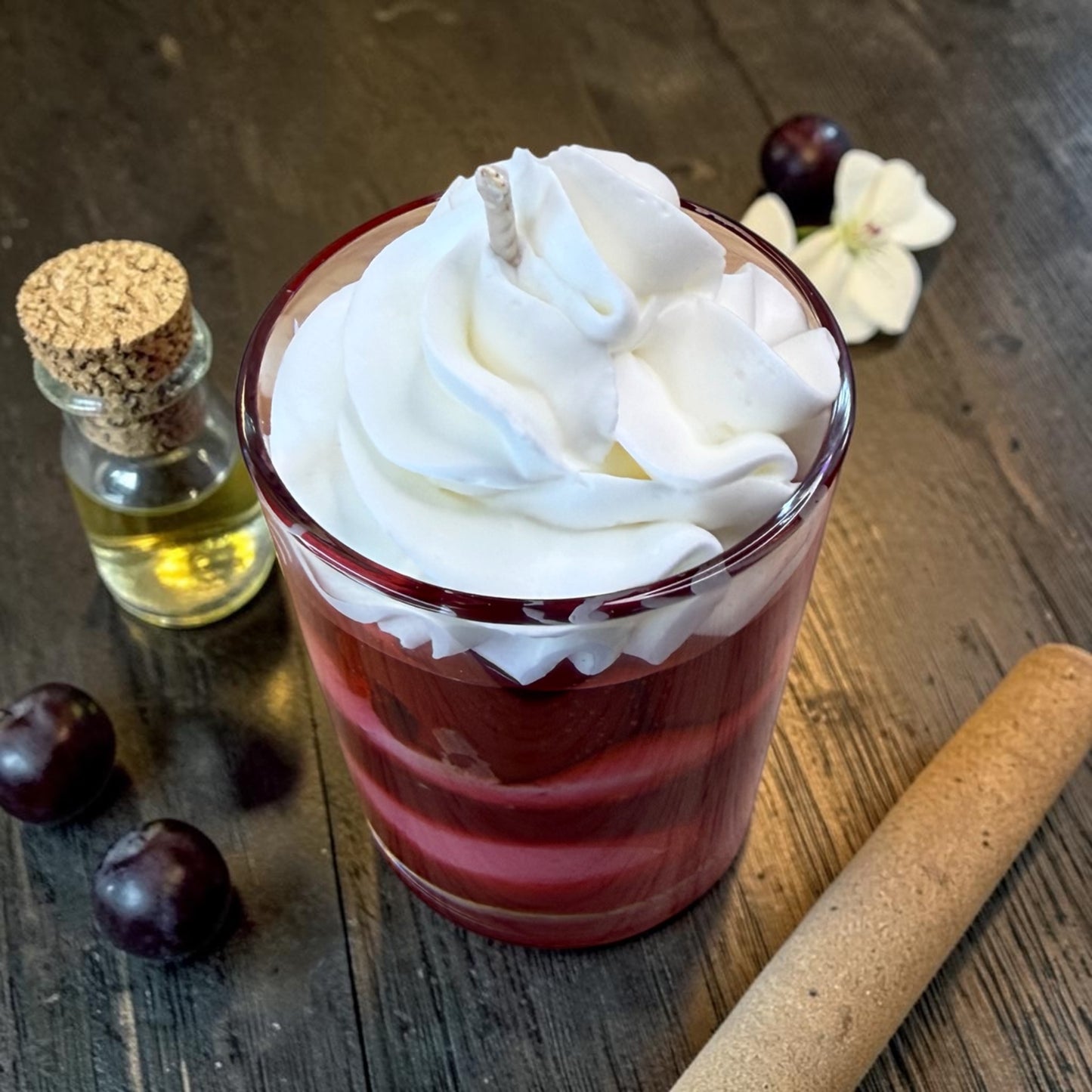 Bougie Chantilly Cerise Noire