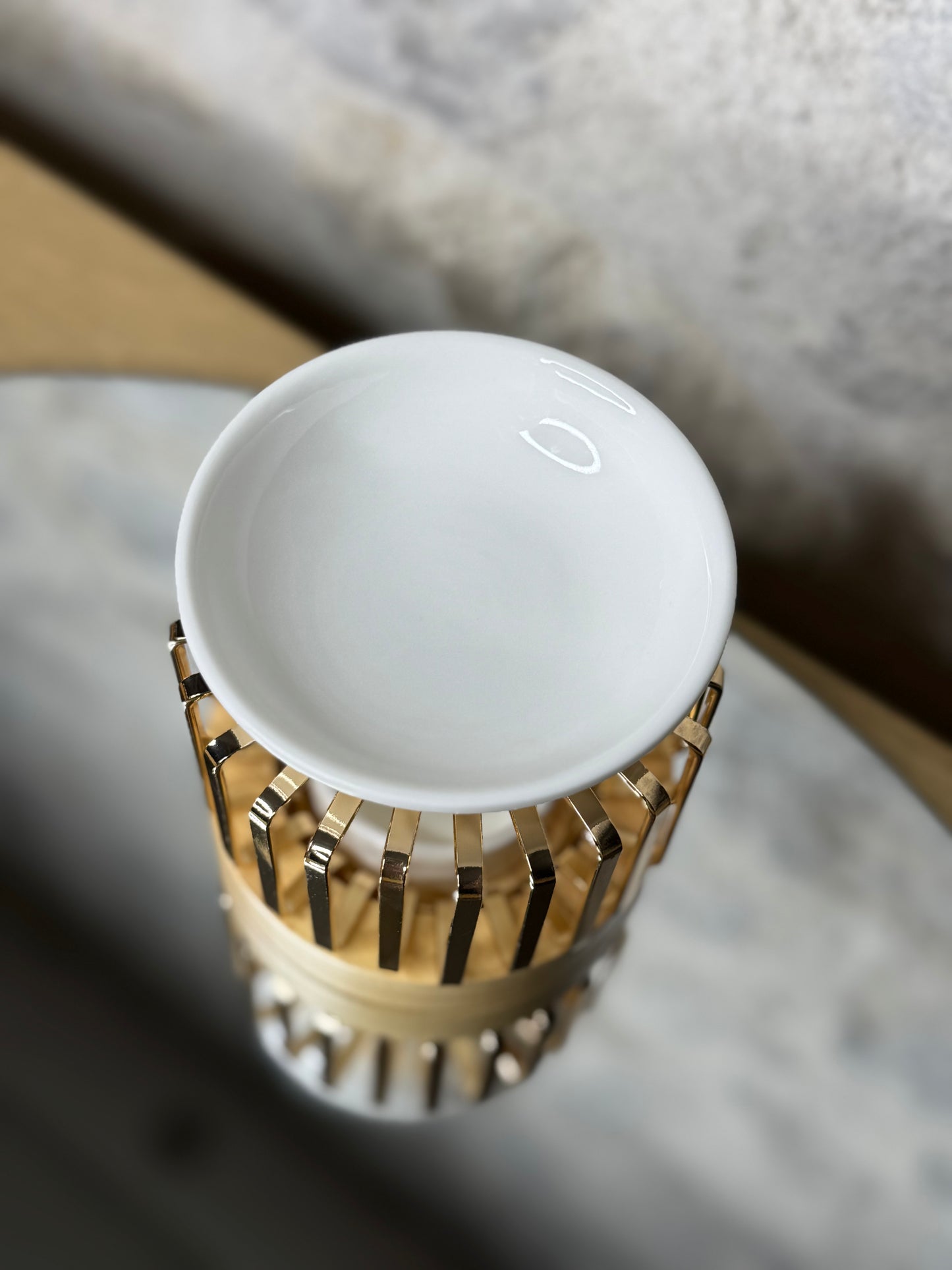 Brûle-parfum en céramique, bois et métal – Aero