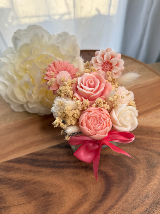 Bougie 2 en 1 Ornella - Un Bouquet Fleuri pour une Évasion Sensuelle