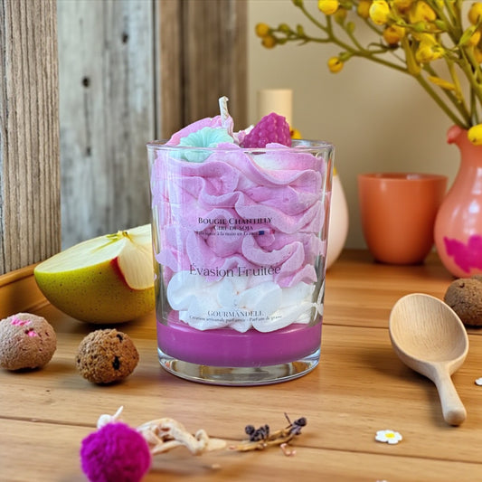 Bougie Évasion fruitée – Bougie artisanale parfumée, cire de soja & parfum de Grasse
