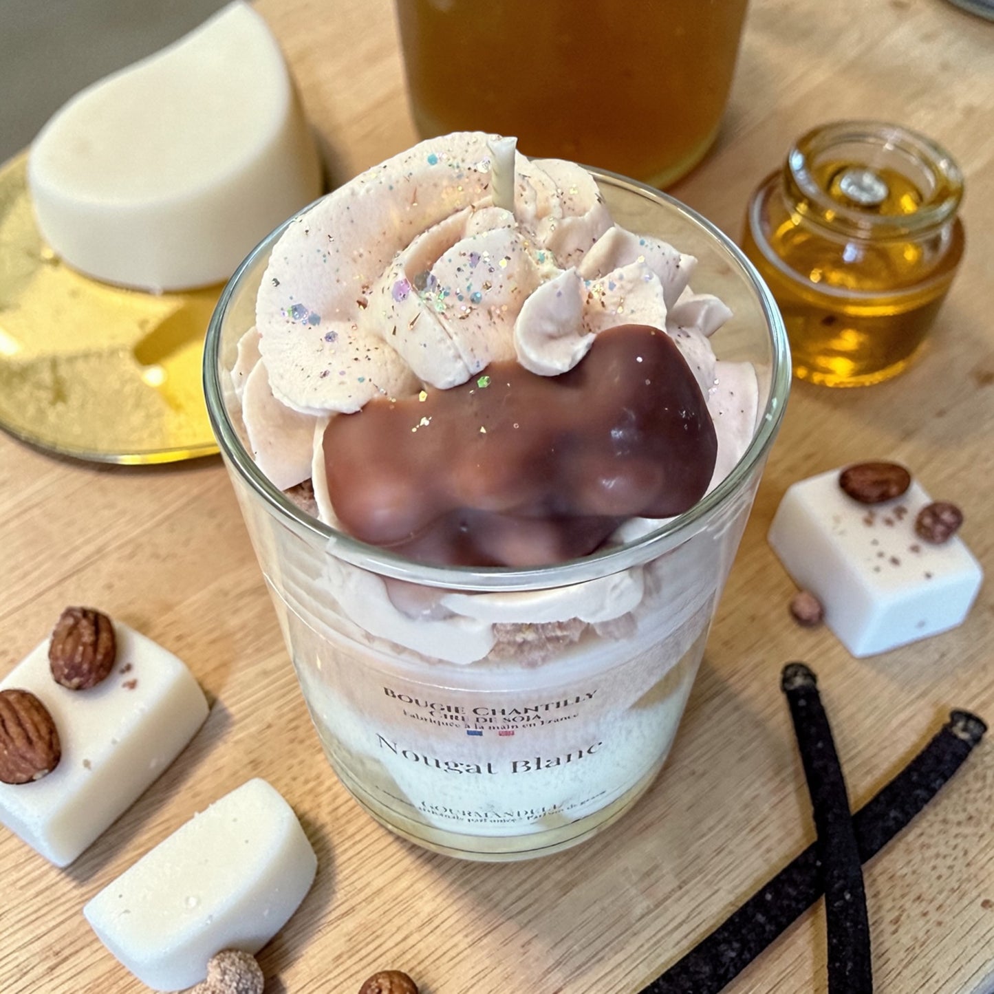 Bougie chantilly parfum Nougat Blanc