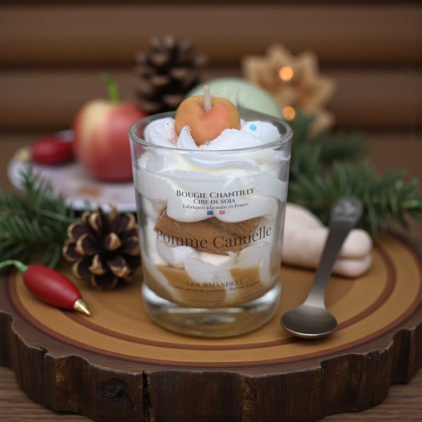 Bougie Chantilly Pomme Cannelle — Édition Spéciale Noël 🍏🎅