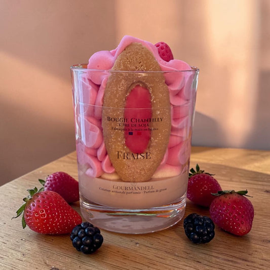 🍓 FRAISE — Bougie chantilly artisanale