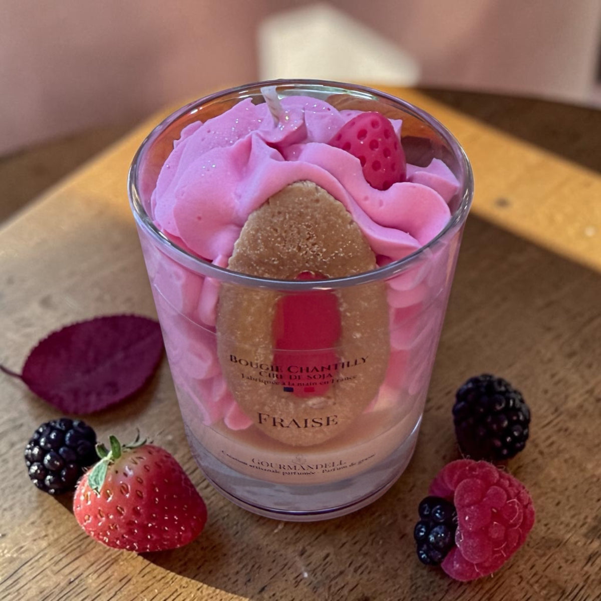 🍓 FRAISE — Bougie chantilly artisanale
