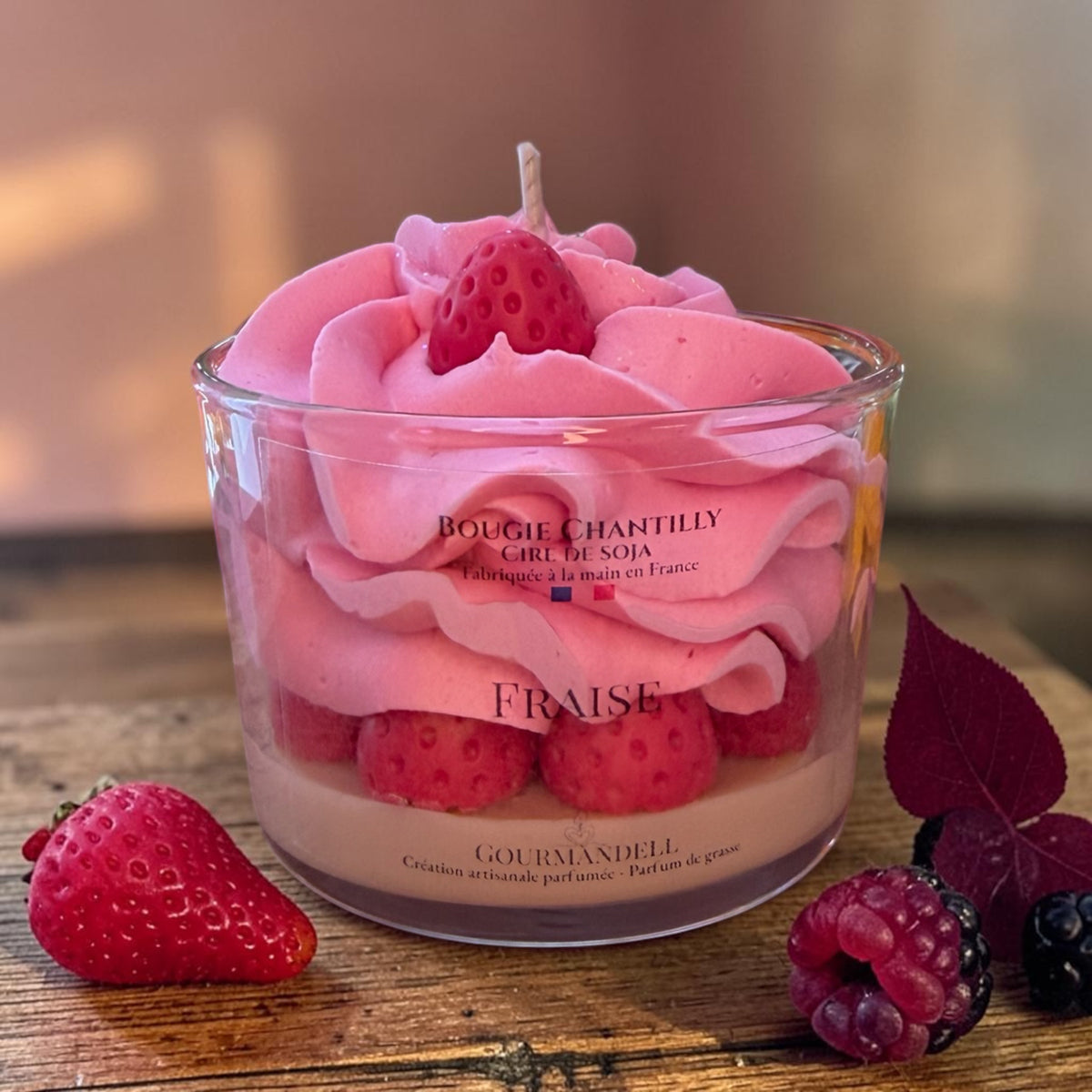 🍓 FRAISE — Bougie chantilly artisanale