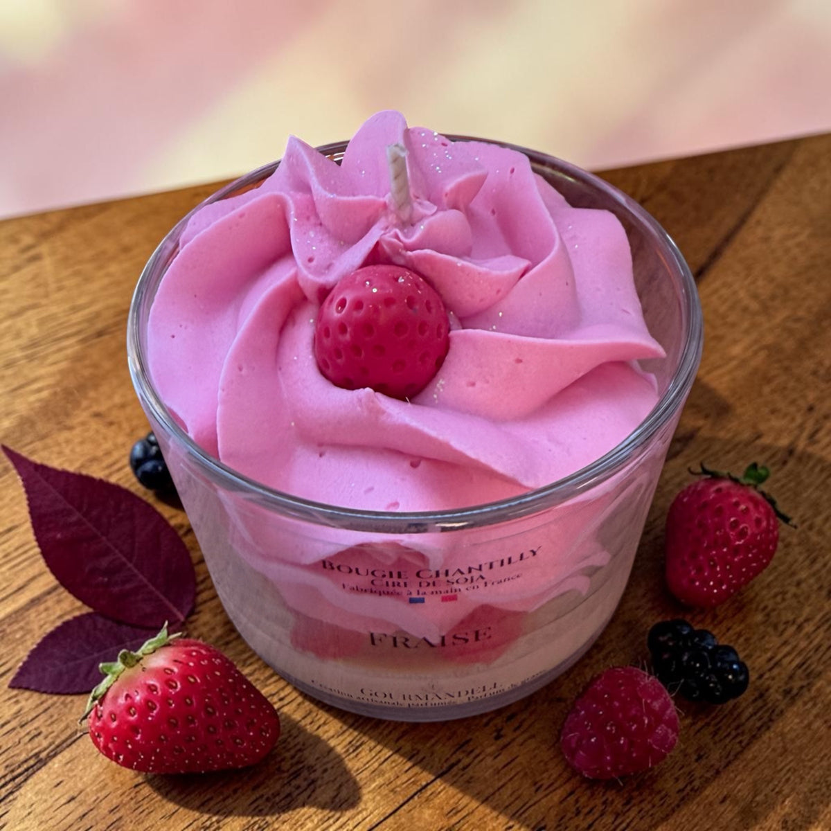🍓 FRAISE — Bougie chantilly artisanale