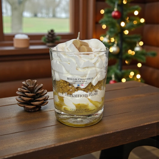 Bougie parfumée Cinnamon Roll – Édition Limitée de Noël