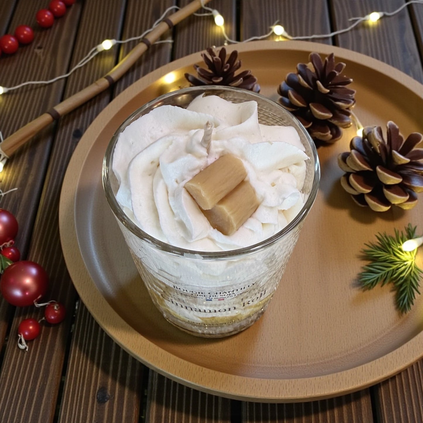 Bougie parfumée Cinnamon Roll – Édition Limitée de Noël