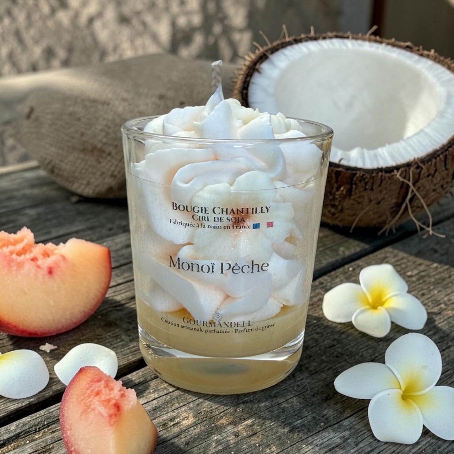 Bougie parfumée Monoï Pêche – Parfum d’été gourmand & exotique