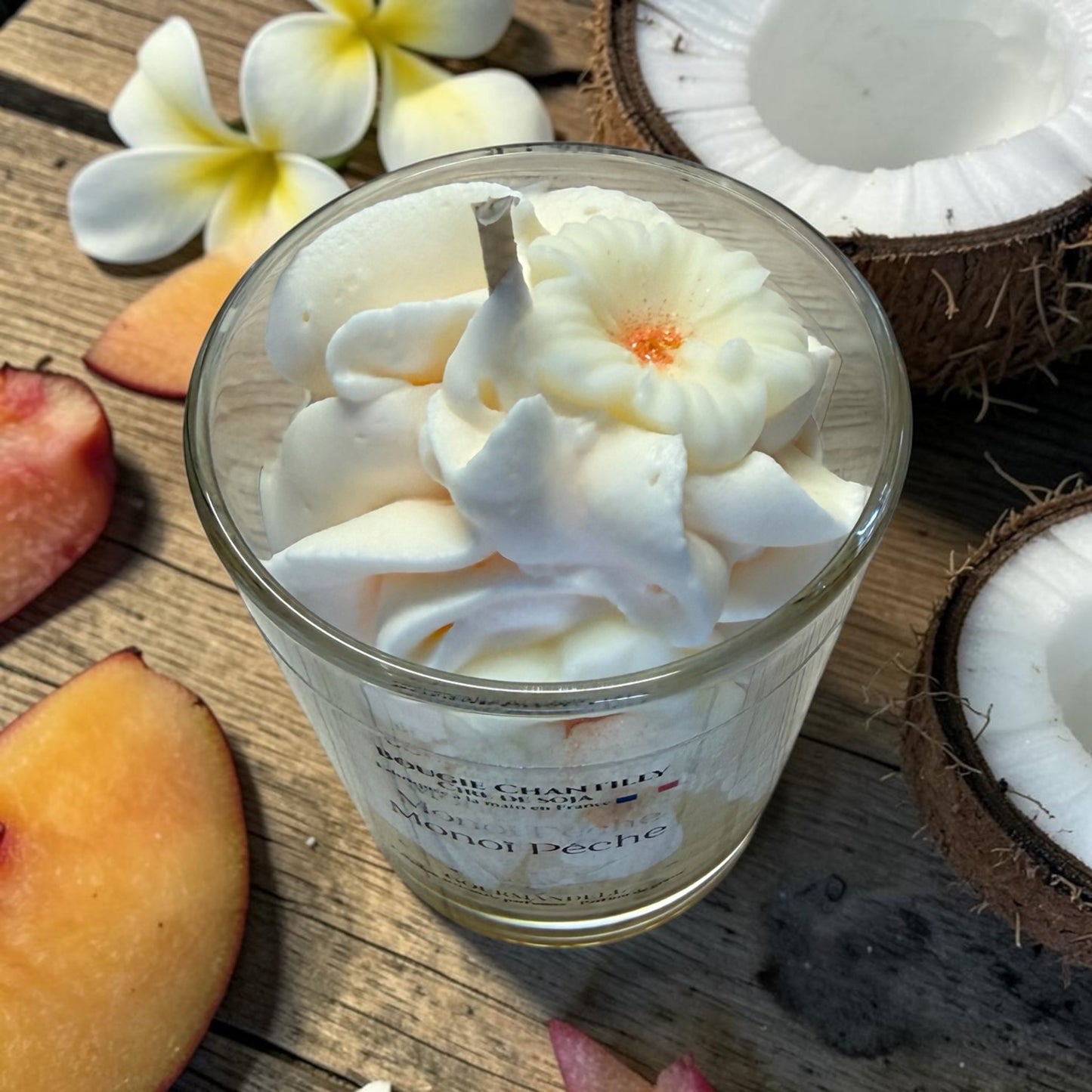 Bougie parfumée Monoï Pêche – Parfum d’été gourmand & exotique
