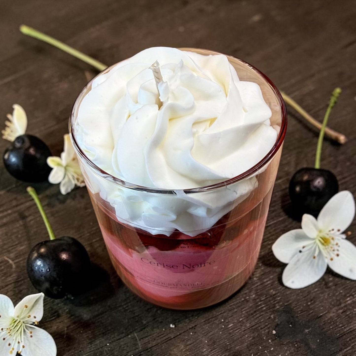Bougie Chantilly Cerise Noire